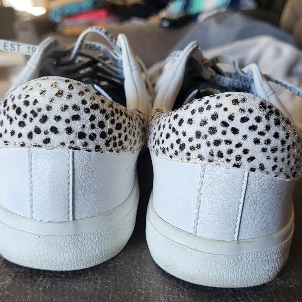 Vintage Havana White and Silver Star Sneakers - Picture 9 of 16